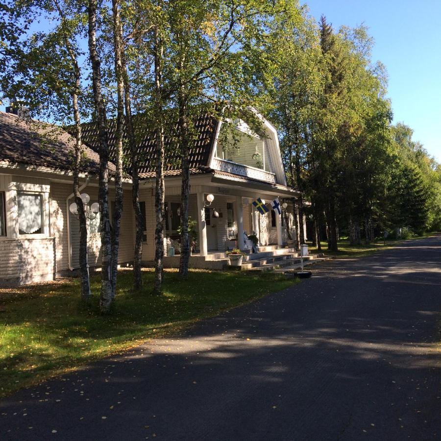 Hotelli Kultainen Joutsen Kuusamo Kültér fotó