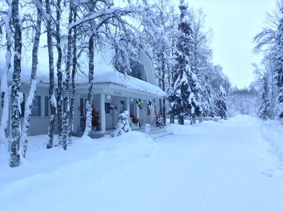 Hotelli Kultainen Joutsen Kuusamo Kültér fotó